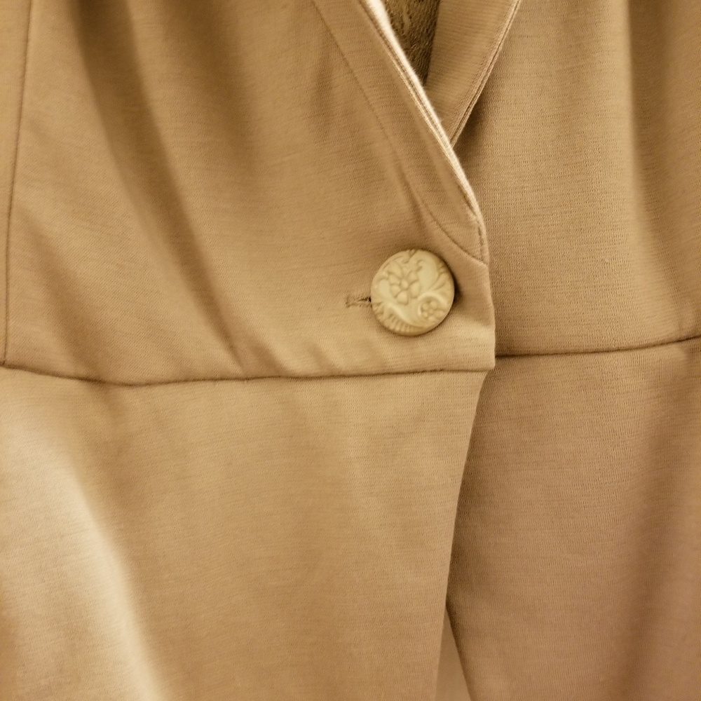 Blazer - Picture 4 of 4